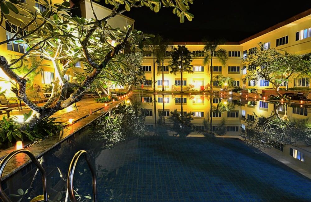 Aston Tanjung Pinang Hotel & Conference Center Zewnętrze zdjęcie